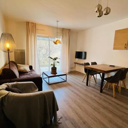 Spacious And Very With Garden Apartman Vannes